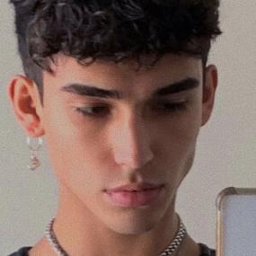 6686体育铁牌作者Walter