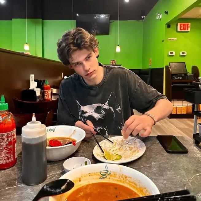 6686体育银牌作者Gary