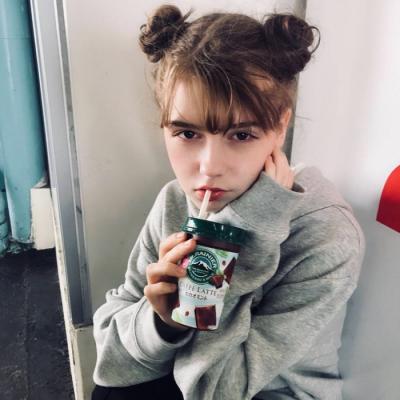 6686体育钻石作者Violetta