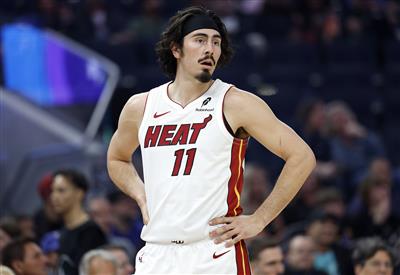 全能！哈克斯12中8贡献17分10板6助，正负值+43