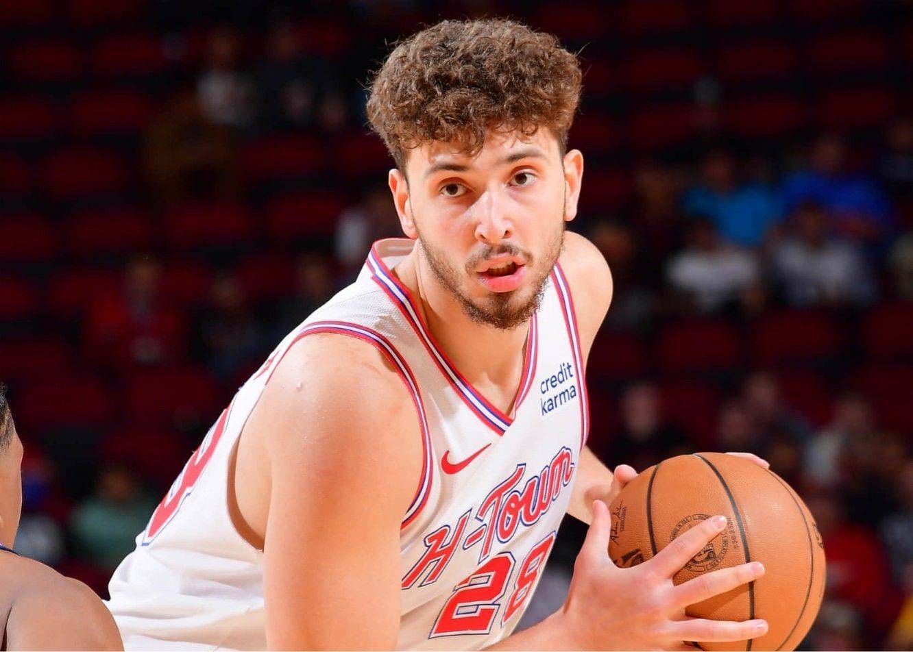 火箭&活塞首节吹了16次违例，申京&康宁汉姆都吃到2犯